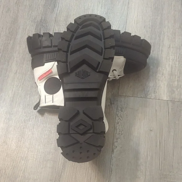 Palladium Revolt Ho TX Star Platform Boots - Picture 11 of 13